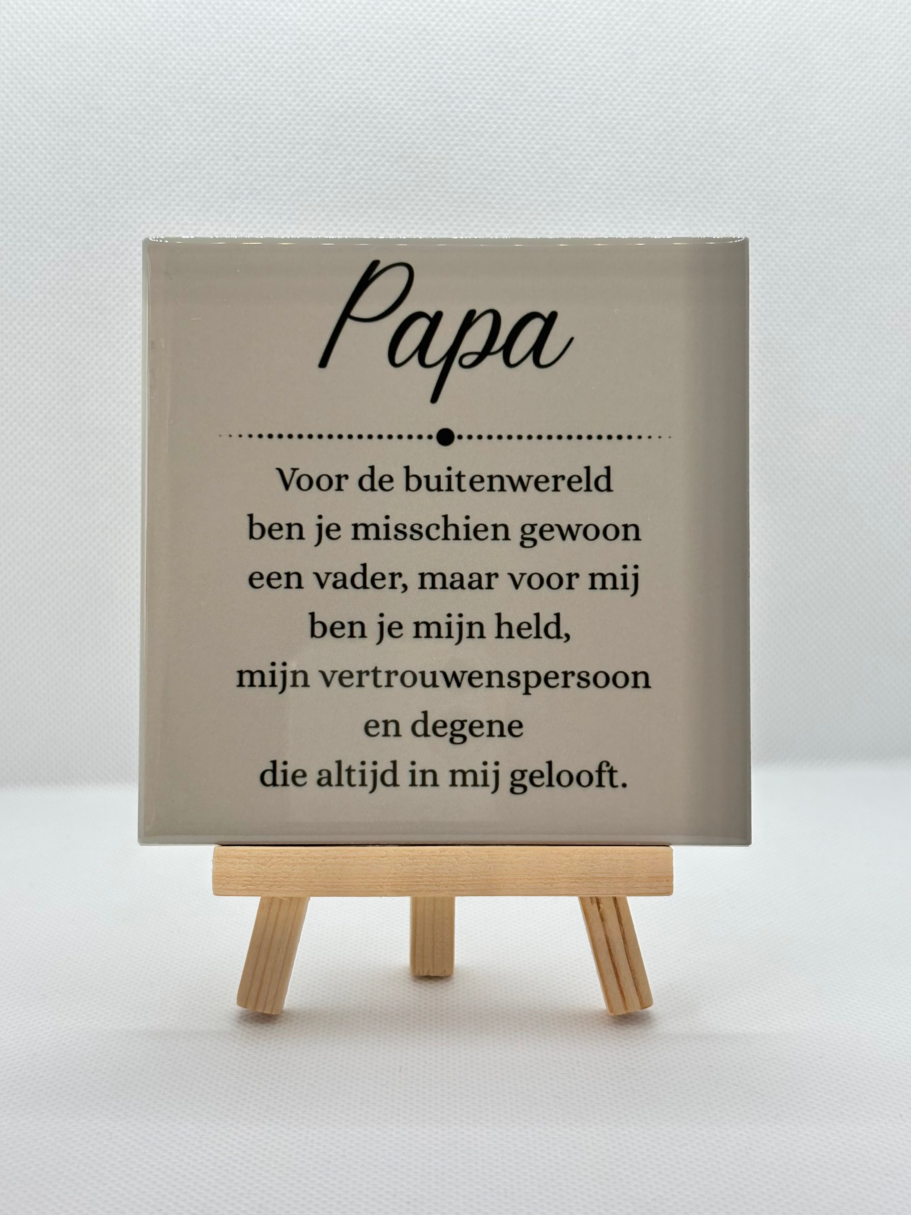 Tegeltje papa voor de buitenwereld