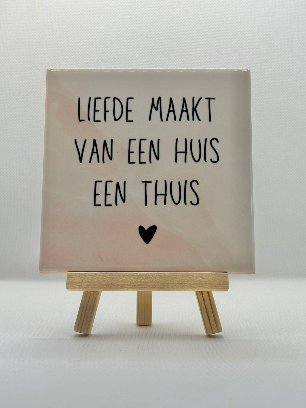 Tegeltje liefde maakt van een huis een thuis